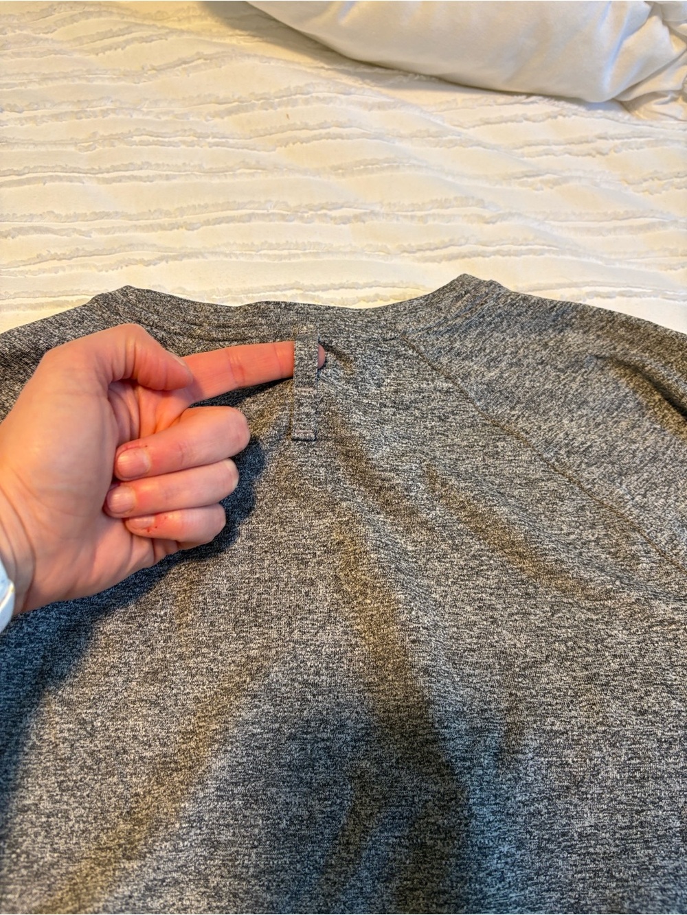 Lululemon License to Train Classic Fit Gray Long Sleeve Crewneck Top (size 4) - Picture 9 of 9